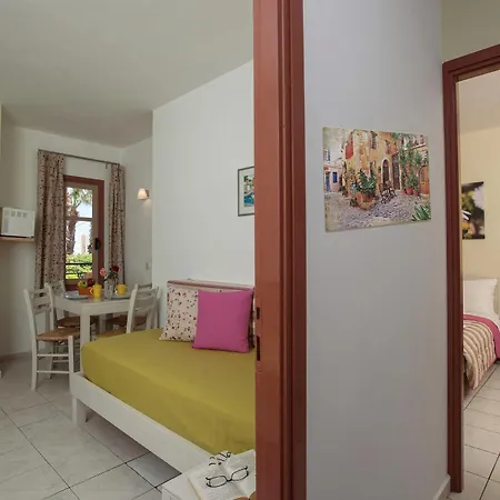 Latania Aparthotel 3*